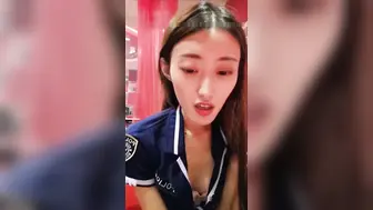 刚离开团队独自直播的170CM大长腿性感美女为了拉人气和粉丝网友酒店啪啪直播,没想到男的还带了春药.国语!