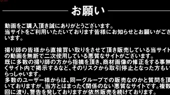 商场女厕洞中偷窥多位年轻的少妇 半蹲着尿不不敢坐