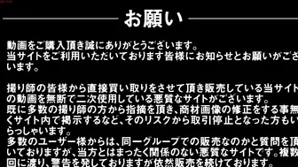 大神潜入商场女厕偷拍 不敢坐马桶 半蹲着尿尿的牛仔裤少妇