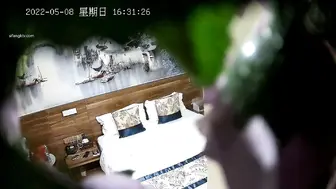 新流出360酒店摄像头偷拍星期天加班和单位少妇饥渴女同事偷情2小时激射几次淫荡爽叫