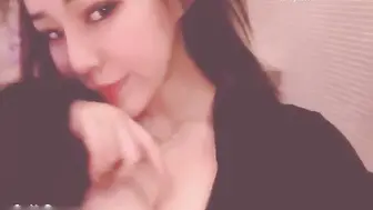 vivibabe 小三接老婆电话 巨乳水蛇腰 桌底下帮老板口