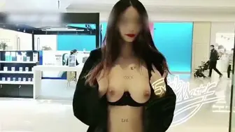 极品女神的户外露出