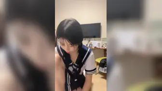 情趣学生制服！两根辩子小美女！