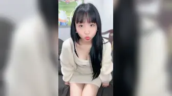 极品美腿呆萌小妹妹！初下海炮友操逼！掏出白嫩美乳