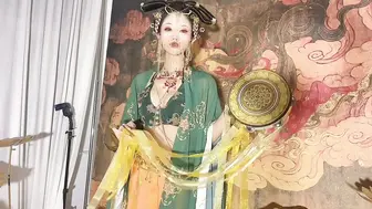 高端顶级 稀有贵圈极品Cospaly推特女神 钛合金TiTi 画中仙 古色仙香酥乳玉体 神秘地带欲血喷张